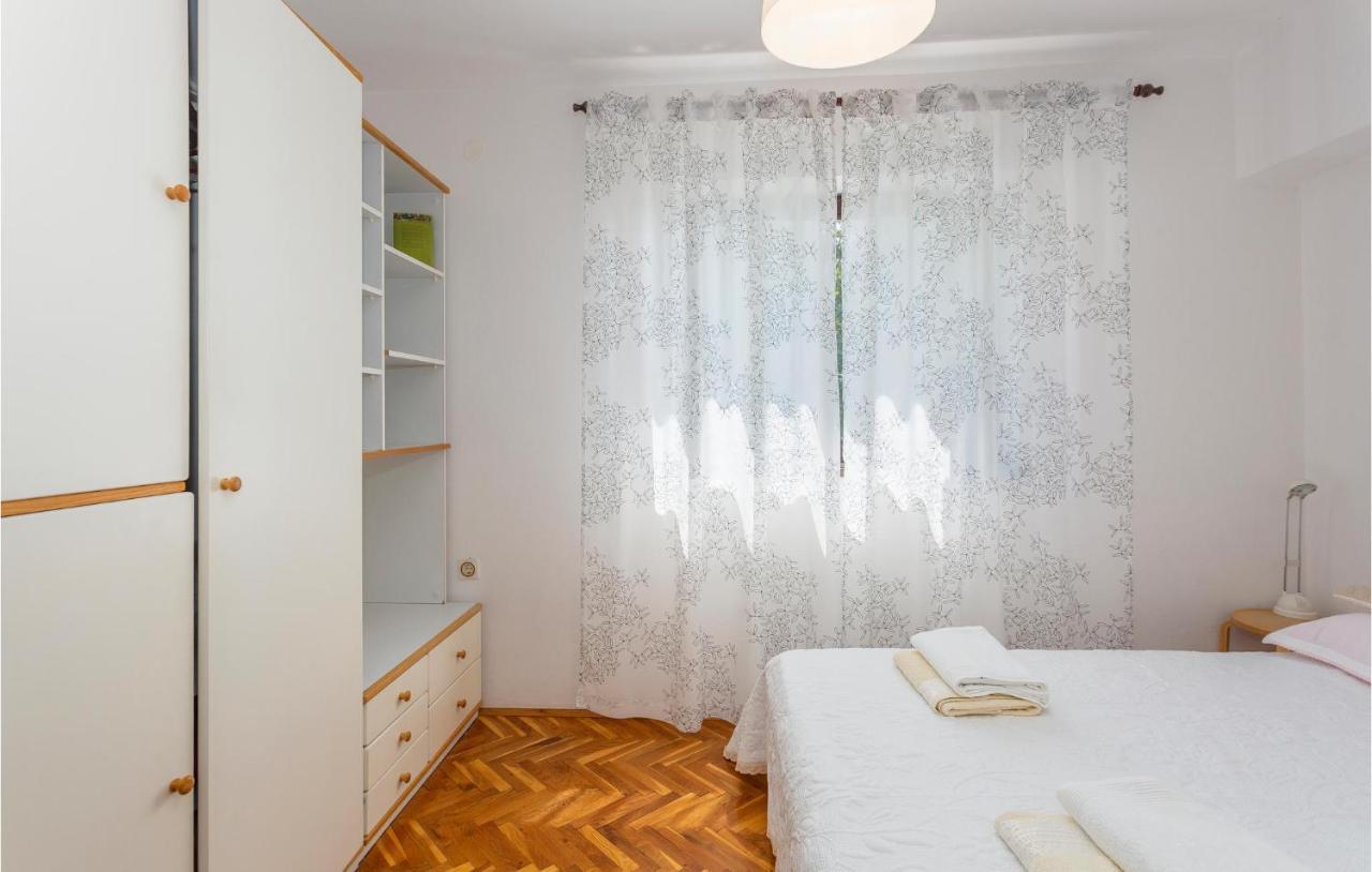 Beautiful Apartment In Omisalj With Kitchen 外观 照片