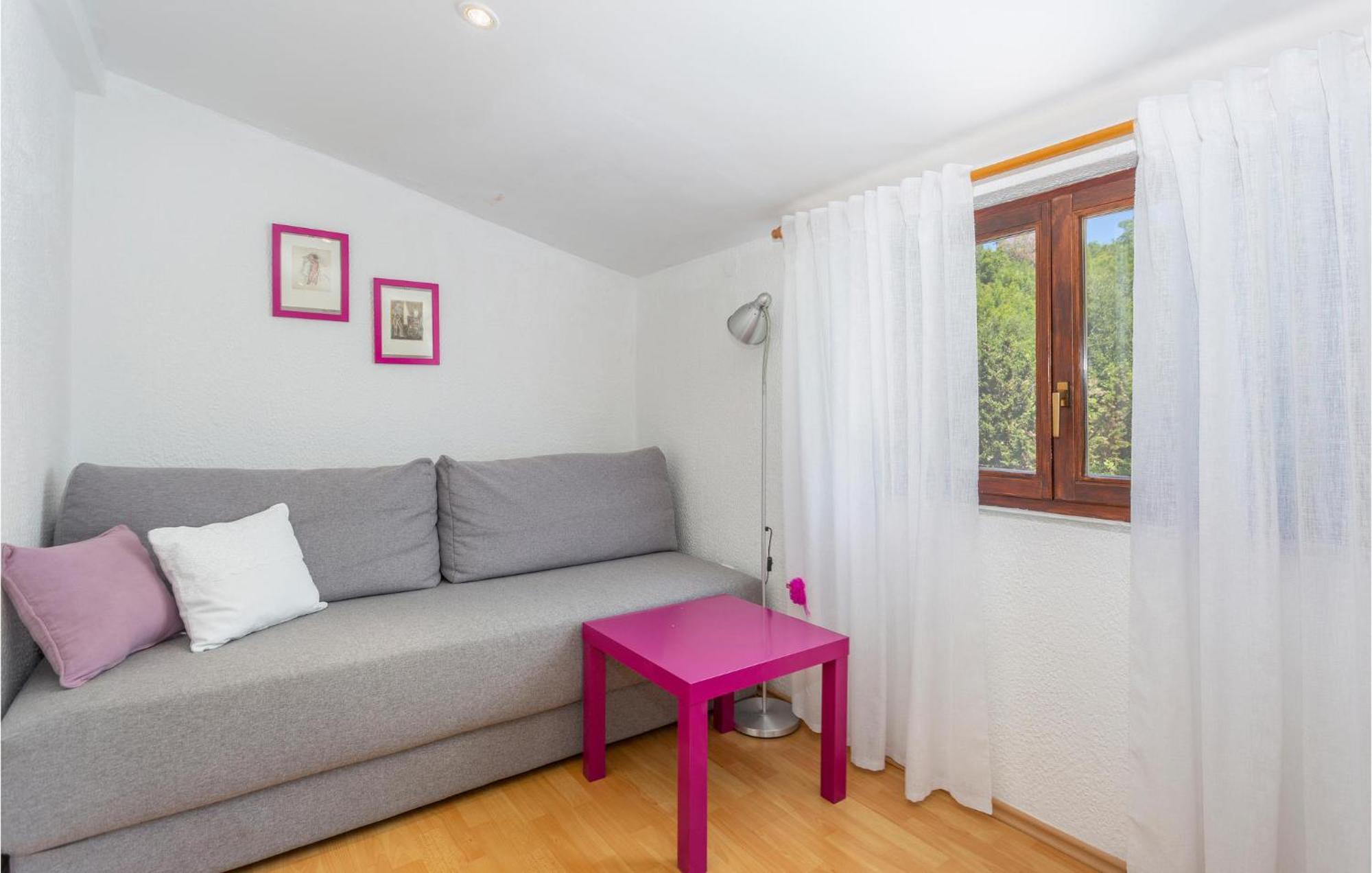 Beautiful Apartment In Omisalj With Kitchen 外观 照片